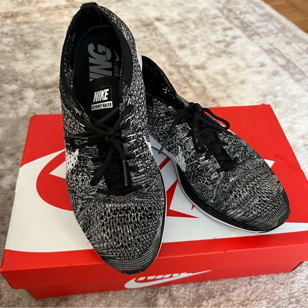 Nike Flyknit Racers (W)